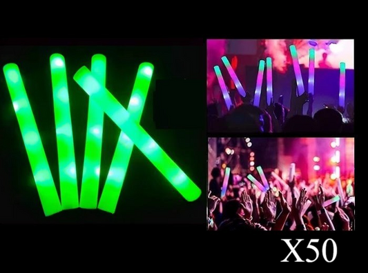 Lot de 50 Bâtons Lumineux LED en Mousse Vert 47cm
